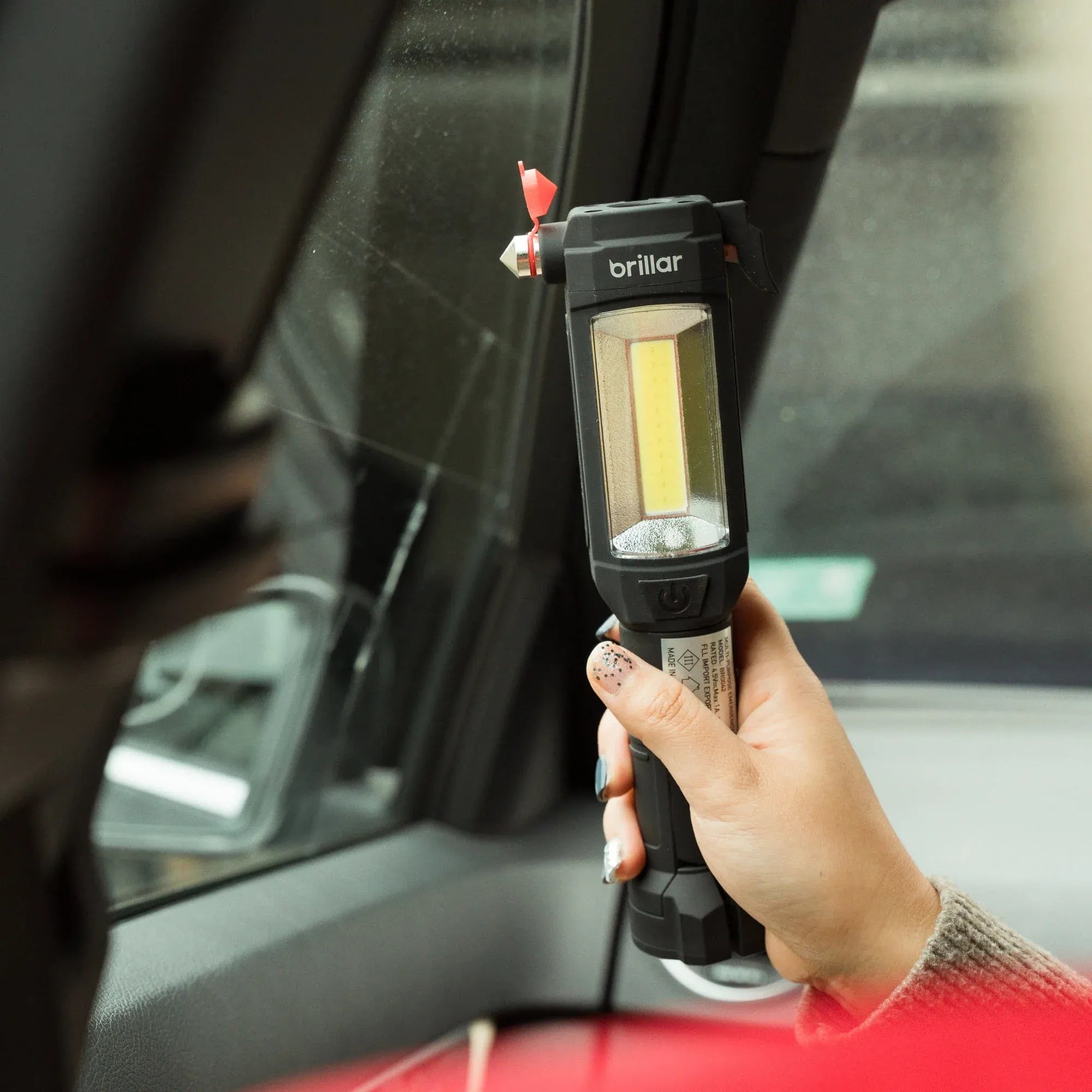 Brillar 200 Lumen Emergency Torch – Seatbelt Cutter, Window Breaker & Magnetic Stand | Black