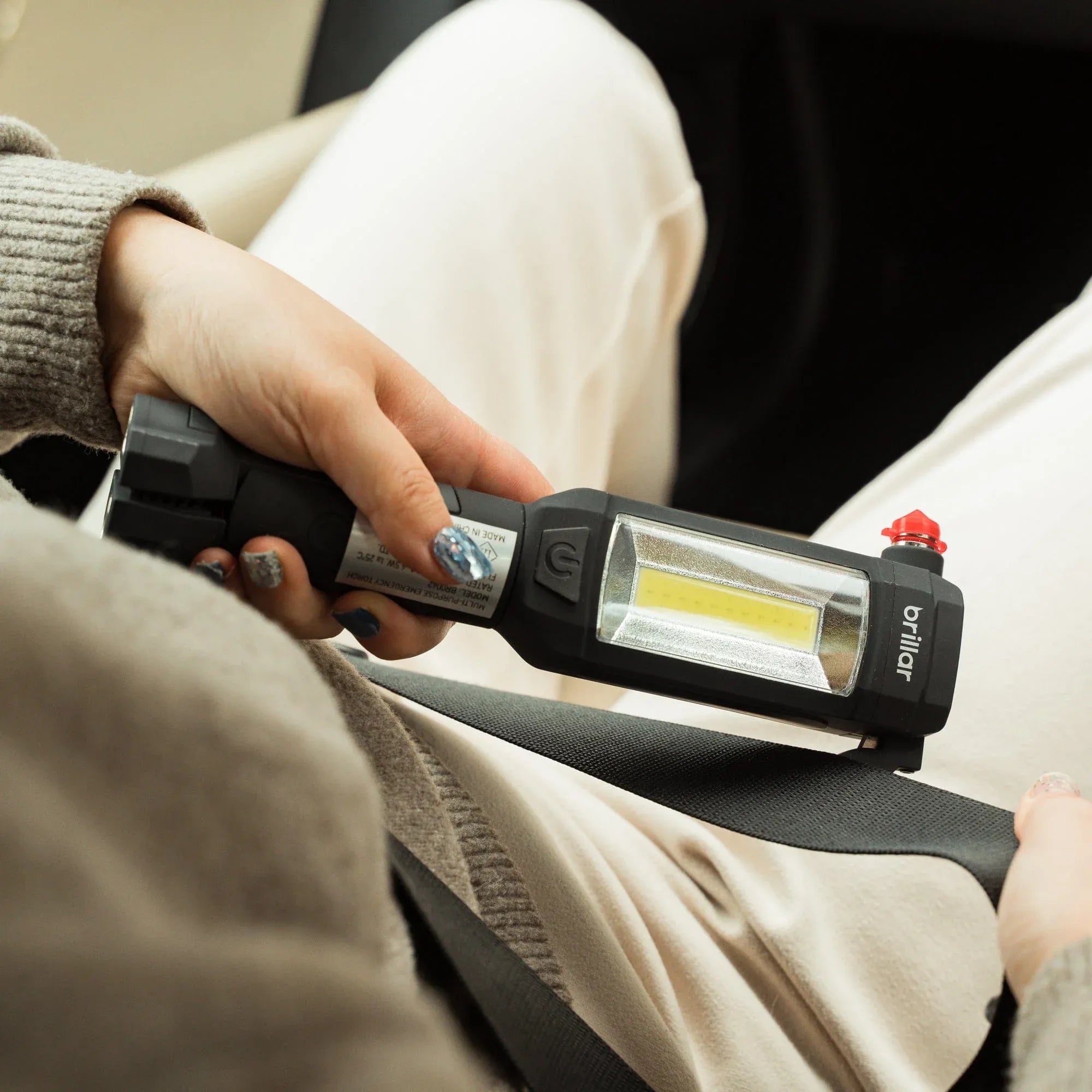 Brillar 200 Lumen Emergency Torch – Seatbelt Cutter, Window Breaker & Magnetic Stand | Black