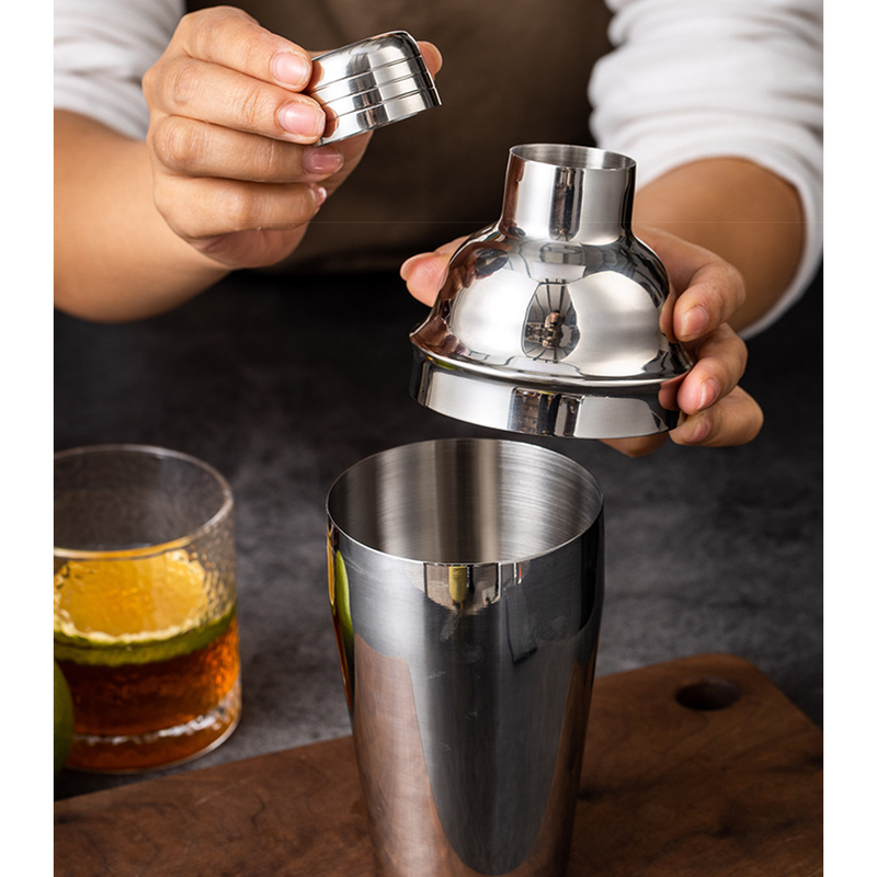 550ml Premuim Stainless Steel Cocktail Shaker | Leak-Proof | Built-In Strainer | Martini Mixer