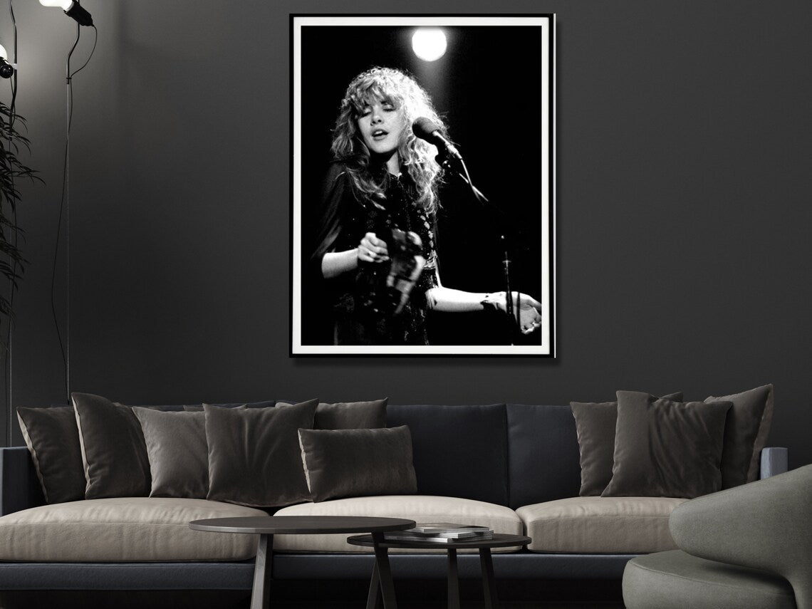 Stevie Nicks in Concert Poster – Black Floating Frame Canvas | 60×90cm