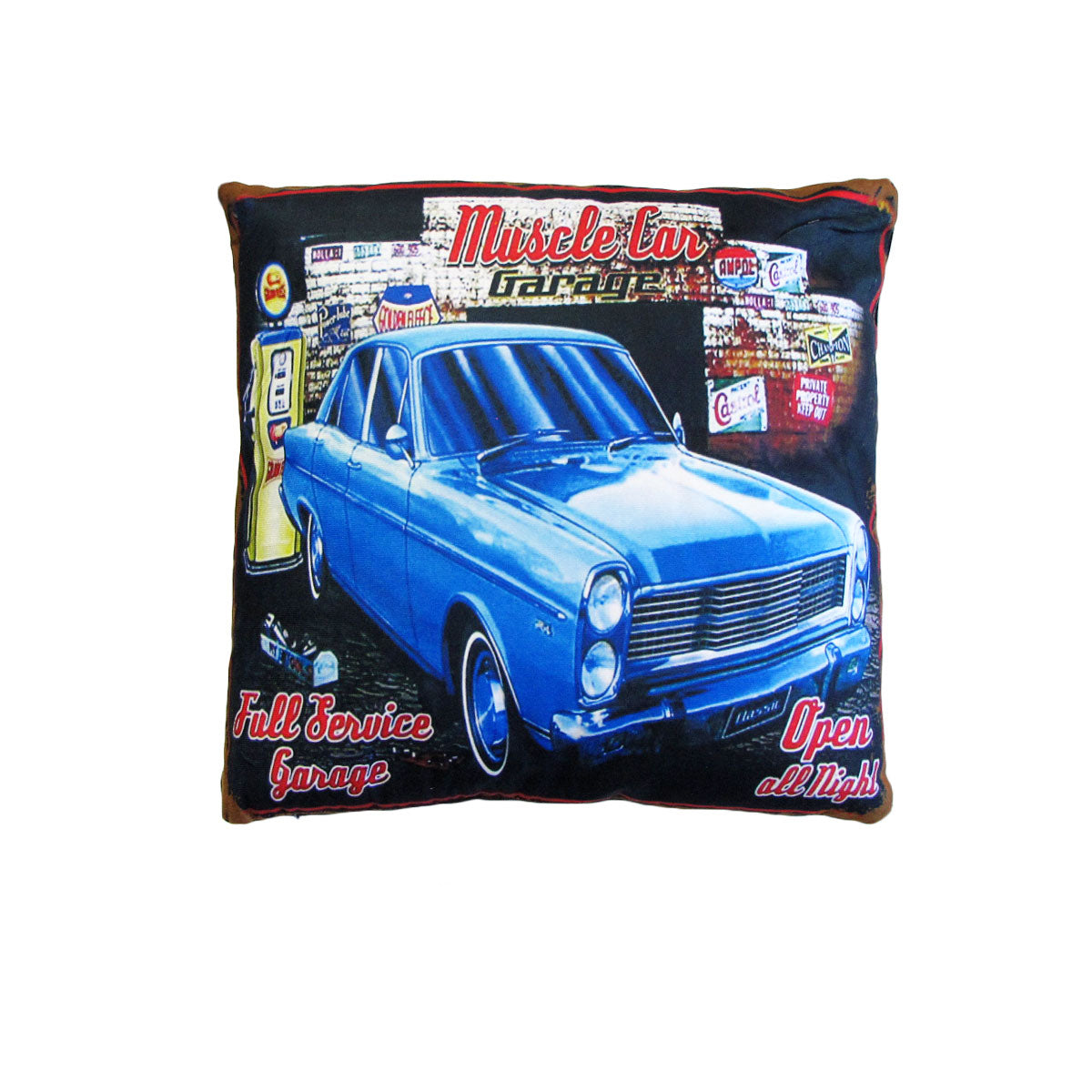 Retro Mancave Cushion – Muscle Car Garage | 40 × 40 cm